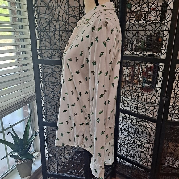 Per Se Size Medium Cactus Print White Button Up Tunic Long Sleeve - Picture 4 of 11